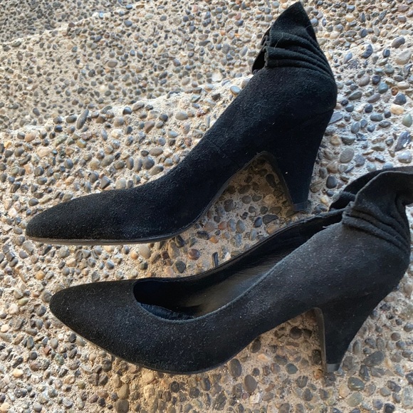 Aldo black suede pumps with ruffle 38 - Picture 3 of 4